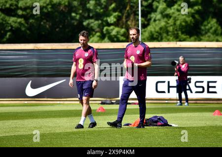 Darlington, Royaume-Uni. 02 juin 2024. Gareth Southgate regarde son équipe provisoire d'Angleterre s'entraîner au Rockliffe Park de Middlesbrough avant leur match contre la Bosnie-Herzégovine dans le cadre de leurs préparatifs pour l'UEFA Euro 2024. Crédit : James Hind/Alamy Live News Banque D'Images