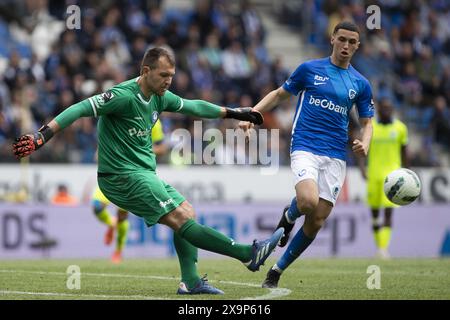 Genk, Belgique. 02 juin 2024. Le gardien de but de Gand Davy Roef photographié en action lors d'un match de football entre KRC Genk et KAA Gent, dimanche 2 juin 2024 à Genk, un match de play-off européen pour une place dans la compétition européenne de football de la saison prochaine, a la fin de la première division du championnat belge 'Jupiler Pro League' 2023-2024. BELGA PHOTO KRISTOF VAN ACCOM crédit : Belga News Agency/Alamy Live News Banque D'Images
