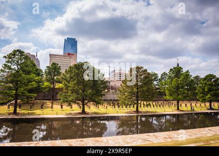 Oklahoma City, Oklahoma États-Unis - 17 mars 2017 : le mémorial national d'Oklahoma City est un site commémoratif situé à Oklahoma City, Oklahoma, États-Unis, qui est situé dans la ville d'Oklahoma, aux États-Unis Banque D'Images