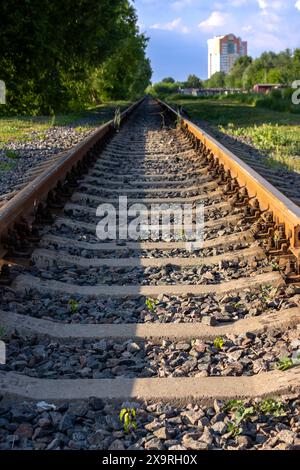 La route part dans la distance Banque D'Images