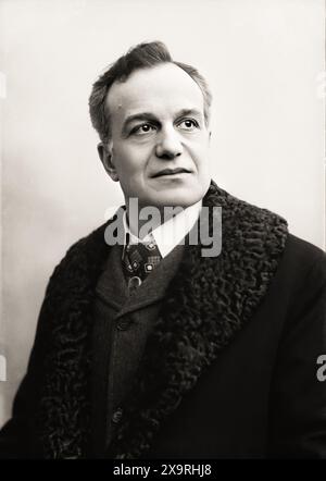 1910 c. , Florence , ITALIE : L'acteur italien GUSTAVO SALVINI ( 1859 - 1930 ), fils du célèbre acteur Tommaso Salvini ( 1829 - 1915 ) . Photo de Mario Nunes Vais ( 1856 - 1932 ) - HISTOIRE - FOTO STORICHE - PORTRAIT - RITRATTO - TEATRO - FIRENZE - THÉÂTRE - attore teatrale - ITALIA - FIRENZE - cravatta - colletto - collier -- cappotto - manteau - Astrakan - fourrure - pellicule --- ARCHIVIO GBB Banque D'Images