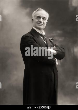 1918 c. , Florence , ITALIE : L'acteur italien GUSTAVO SALVINI ( 1859 - 1930 ), fils du célèbre acteur Tommaso Salvini ( 1829 - 1915 ) . Photo de Mario Nunes Vais ( 1856 - 1932 ) - HISTOIRE - FOTO STORICHE - PORTRAIT - RITRATTO - TEATRO - FIRENZE - THÉÂTRE - attore teatrale - ITALIA - FIRENZE - cravatta - colletto - collier --- ARCHIVIO GBB Banque D'Images