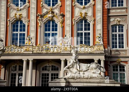 Sphinx sur les escaliers de la terrasse du Palais électoral baroque à Tier, Allemagne. Banque D'Images