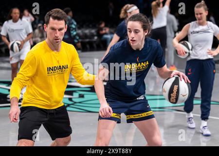 Brooklyn, États-Unis. 02 juin 2024. Fièvre indienne Caitlin Clark se réchauffe avant la première mi-temps face au New York Liberty au Barclays Center le dimanche 2 juin 2024 à New York. Photo de Corey Sipkin/UPI crédit : UPI/Alamy Live News Banque D'Images