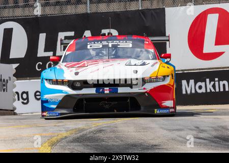 1er juin 2024 : le pilote Ford Multimatic Motorsports Dirk Muller (65 ans) conduit pendant la Chevrolet Detroit Sports car Classic. La série IMSA WeatherTech Sportscar présente la Chevrolet Detroit Sports car Classic dans les rues du centre-ville de Detroit, Michigan. (Jonathan Tenca/CSM) (image crédit : © Jonathan Tenca/Cal Sport Media) Banque D'Images