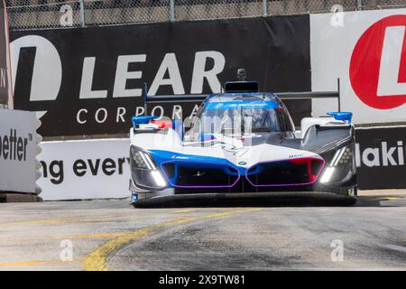 1er juin 2024 : Philipp Eng (24 ans), pilote BMW M Team RLL, conduit pendant la Chevrolet Detroit Sports car Classic. La série IMSA WeatherTech Sportscar présente la Chevrolet Detroit Sports car Classic dans les rues du centre-ville de Detroit, Michigan. (Jonathan Tenca/CSM) (image crédit : © Jonathan Tenca/Cal Sport Media) Banque D'Images