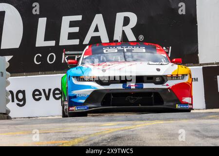 1er juin 2024 : le pilote Ford Multimatic Motorsports Dirk Muller (65 ans) conduit pendant la Chevrolet Detroit Sports car Classic. La série IMSA WeatherTech Sportscar présente la Chevrolet Detroit Sports car Classic dans les rues du centre-ville de Detroit, Michigan. (Jonathan Tenca/CSM) (image crédit : © Jonathan Tenca/Cal Sport Media) Banque D'Images