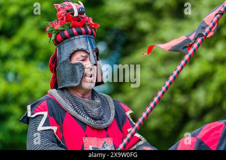 Sir Jasper à sa tête. The Joust, Cardiff, Royaume-Uni. 15 juin 2019 Banque D'Images