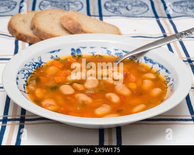 Fasoulada - soupe de haricots grecs Banque D'Images