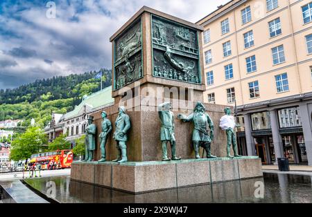 Monument des pêcheurs dans le centre de Bergen, Norvège Banque D'Images