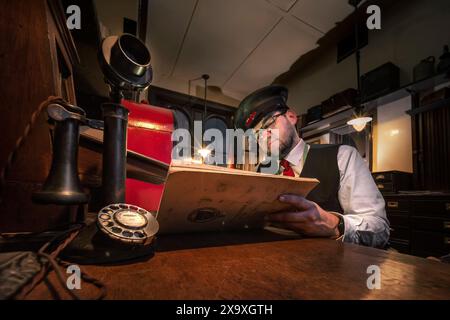 Billetterie à la gare ferroviaire patrimoniale de Haworth. Banque D'Images