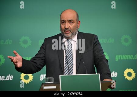 Berlin, Allemagne. 03 juin 2024. Omid Nouripour, Président fédéral de Bündnis90/Die Grünen, participe à la conférence de presse qui suit les réunions de la Commission. Crédit : Sabina Crisan/dpa/Alamy Live News Banque D'Images