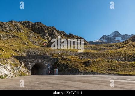 Tunnel routier au sommet du col de Susten, Innertkirchen, Canton de Berne, Suisse Banque D'Images