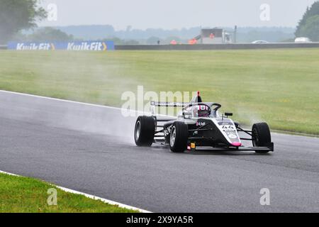 Ella Lloyd, JHR Developments, ROKiT F4 British Championship, certifiée par la FIA, trois courses de vingt minutes sur le week-end sur le Snetterton 300 ci Banque D'Images