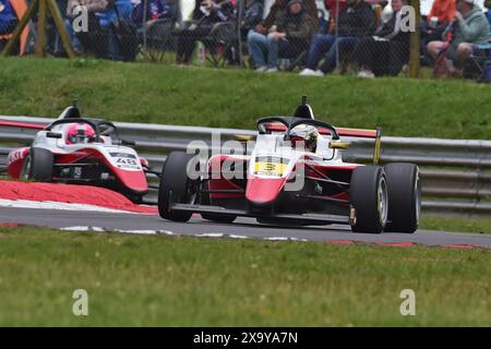 Nina Gademan, Fortec Motorsport, ROKiT F4 British Championship, certifié par la FIA, trois courses de vingt minutes sur le week-end sur le Snetterton 300 Banque D'Images