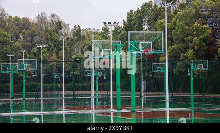 Le terrain de basket-ball d'une université de Wuhan, en Chine Banque D'Images