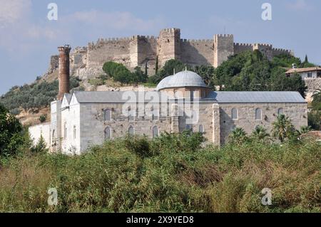 Mosquée ISA Bey Camii et citadelle byzantine d'Ayasoluk, Selcuk, province d'Izmir, Turquie Banque D'Images