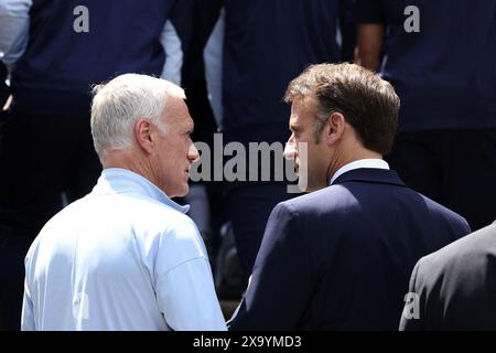 Clairefontaine, France. 03 juin 2024. Didier Deschamps - le Président Emmanuel Macron rend visite à l'équipe de France masculine de football, au Centre national de football de Clairefontaine, à Clairefontaine-en-Yvelines, France, le 3 juin 2024. Photo de Stéphane Lemouton/Pool/ABACAPRESS. COM Credit : Abaca Press/Alamy Live News Banque D'Images