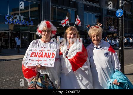 Newcastle upon Tyne, Royaume-Uni. 3 juin 2024. Fans devant l'Angleterre v Bosnie International Football Friendly. Crédit : Hazel Plater/Alamy Live News Banque D'Images