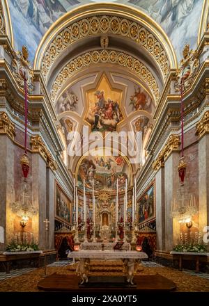 La basilique Saint Dominique et Porto Salvo. Église historique connue pour son architecture baroque époustouflante et son riche patrimoine culturel. La Valette, Malte Banque D'Images