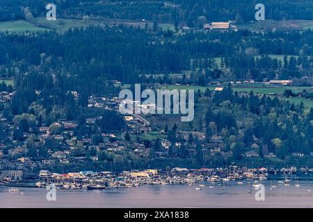 Vue aérienne de la baie Cowichan depuis le mont Maxwell, Salt Spring Island, Colombie-Britannique, Canada Banque D'Images