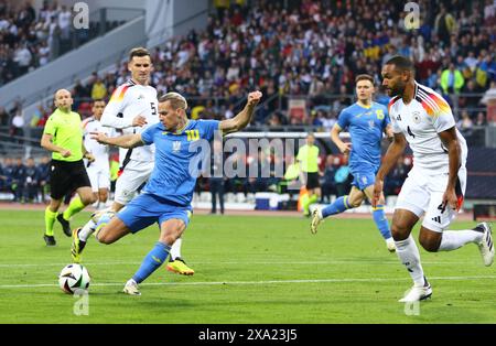 Nuremberg, Allemagne. 3 juin 2024. Mykhailo Mudryk de l'Ukraine frappe un ballon lors du match amical Allemagne contre Ukraine au Max-Morlock-Stadion à Nuremberg, en Allemagne. Crédit : Oleksandr Prykhodko/Alamy Live News Banque D'Images