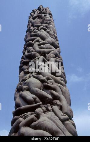 Totem du plateau monolithique, Vigeland installation de sculptures, Frogner Park, Oslo, Norvège Banque D'Images