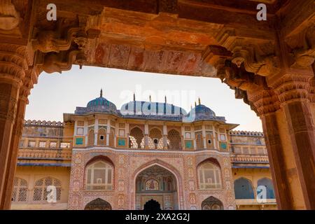 Entrée de Ganesh Pol, Amber Fort, Amer, Rajasthan, Inde, Asie du Sud. Banque D'Images