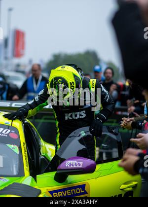 Kevin Estre (Manthey EMA, Porsche 911 GT3 R 992 Grello, SP9, #911), GER, 52. ADAC Ravenol 24h Nuerburgring, 24 Stunden Rennen, 02.06.2024 Foto : Eibner-Pressefoto/Michael Memmler Banque D'Images