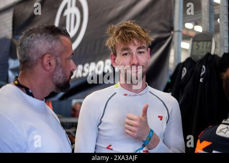 Max Hofer (Doerr Motorsport, KTM X-Bow GT2, SP11, #55) dans der Box, GER, 52. ADAC Ravenol 24h Nuerburgring, 24 Stunden Rennen, 01.06.2024 Foto : Eibner-Pressefoto/Michael Memmler Banque D'Images