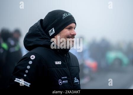 Kenneth Heyer (Schnitzelalm Racing, Mercedes AMG GT3, SP9, #11) in der Startaufstellung, GER, 52. ADAC Ravenol 24h Nuerburgring, 24 Stunden Rennen, 02.06.2024 Foto : Eibner-Pressefoto/Michael Memmler Banque D'Images