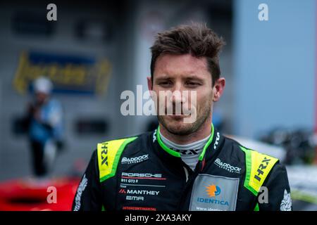 Kevin Estre (Manthey EMA, Porsche 911 GT3 R 992 Grello, SP9, #911), GER, 52. ADAC Ravenol 24h Nuerburgring, 24 Stunden Rennen, 02.06.2024 Foto : Eibner-Pressefoto/Michael Memmler Banque D'Images