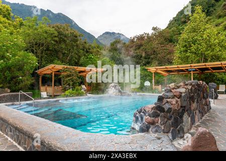 Piscines thermales Papallacta près de Quito, Équateur. Banque D'Images