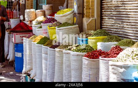 Herbal Shop près du bazar de Vakil, Shiraz, Iran. Banque D'Images