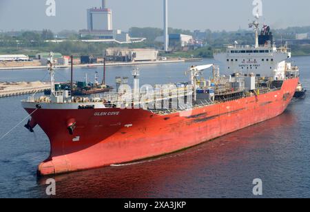 Le pétrolier GLEN COVE Chemical/Oil Products se dirigeant vers les écluses maritimes d'IJmuiden sur le canal de la mer du Nord (Noordzeekanaal) à Amsterdam, pays-Bas, UE, Banque D'Images