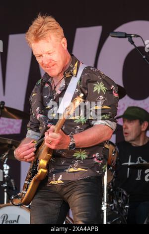 Tommie Paxton de Big Country en concert au Wychwood Festival, Cheltenham, Royaume-Uni. 31 mai 2024, Banque D'Images