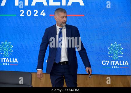 Italie, Rome, 4 juin 2024 : Fabrizio Alfano, chef du bureau de presse du gouvernement de Giorgia Meloni (porte-parole), participe à la conférence de presse après le Conseil des ministres photo © Stefano Carofei/Sintesi/Alamy Live News Banque D'Images