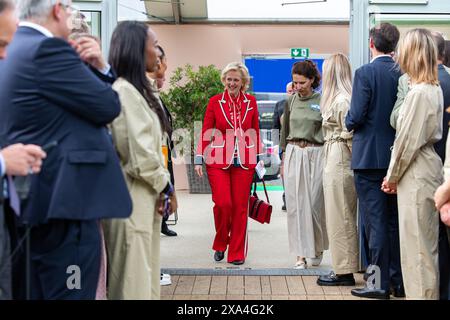 Zeebrugge, Belgique. 04 juin 2024. La princesse Astrid de Belgique photographiée lors de la présentation du navire d'installation de roches de tuyau de descente 'Yellowstone' du groupe d'infrastructures offshore DEME, mardi 04 juin 2024 à Zeebrugge. BELGA PHOTO KURT DESPLENTER crédit : Belga News Agency/Alamy Live News Banque D'Images