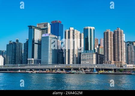 Immeubles de grande hauteur dans le port de Victoria, Hong Kong, Chine, Asie Copyright : MichaelxRunkel 1184-10280 DATE D'ENREGISTREMENT NON INDIQUÉE Banque D'Images