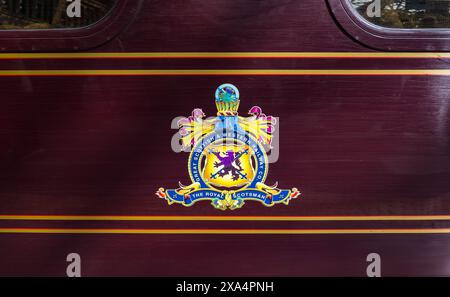 Le logo du train de luxe Royal Scotsman sur le chariot, Édimbourg, Écosse, Royaume-Uni Banque D'Images