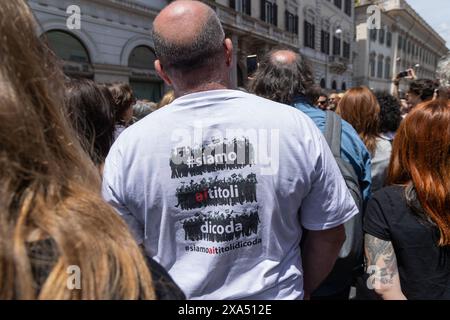 Rome, Italie. 4 juin 2024. Manifestation organisée par les ouvriers du cinéma sur la Piazza Santi Apostoli à Rome. Banque D'Images