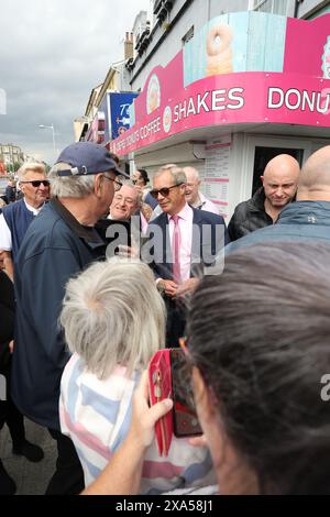 Clacton, Essex, Royaume-Uni 4 juin 202 Nigel Farage fait campagne à Clacton aujourd'hui. Banque D'Images