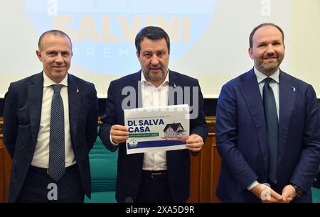 Italie, Rome, 04 juin 2024 : Conférence de presse de la Ligue (Lega) sur les amendements en vue de la conversion du décret Save Home, sur la photo (C) Matteo Salvini, (l) Massimiliano Romeo et (R) Gianpiero Zirzi photo © Fabio Cimaglia/Sintesi/Alamy Live News Banque D'Images