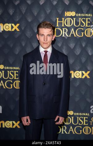 New York, États-Unis. 03 juin 2024. Ewan Mitchell assistera à la première saison 2 de la série ''House of the Dragon'' de HBO au Hammerstein Ballroom à New York, New York, États-Unis, le 3 juin 2024. (Photo de Thenews2/NurPhoto) crédit : NurPhoto SRL/Alamy Live News Banque D'Images