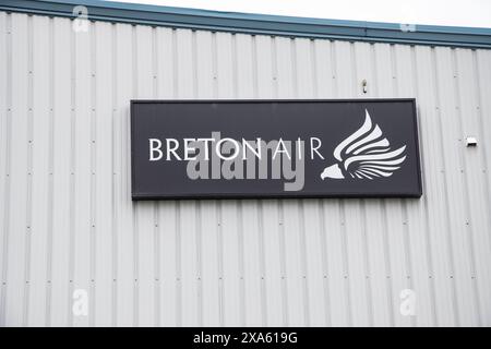 Breton Air signe à l'aéroport JA Douglas McCurdy Sydney à glace Bay, Nouvelle-Écosse, Canada Banque D'Images