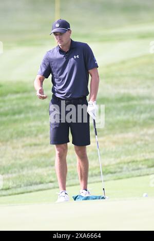 Dublin, Ohio, États-Unis. 4 juin 2024. Jordan Spieth (États-Unis) part sur le 1er trou lors des rondes d'entraînement le jour 2 au Memorial Tournament à Dublin, Ohio. Brent Clark/Cal Sport Media/Alamy Live News Banque D'Images