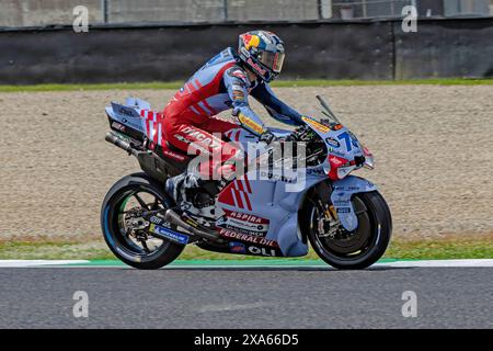 3 juin 2024 ; Autodromo Internazionale del Mugello, Scarperia e San Piero, Florence, Italie ; Journée des essais MotoGP italiens 2024 ; Alex marques sur sa moto Gresini Racing MotoGP Banque D'Images