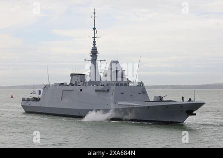 Le destroyer de classe Aquitaine FS NORMANDIE (D651) arrive à la base navale Banque D'Images