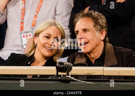 Paris, France. 4 juin 2024. L'acteur AMÉRICAIN Ben Stiller et son épouse Christine Taylor assistent au tournoi de tennis du Grand Chelem de France 2024 à Roland Garros, Paris. Frank Molter/Alamy Live News Banque D'Images