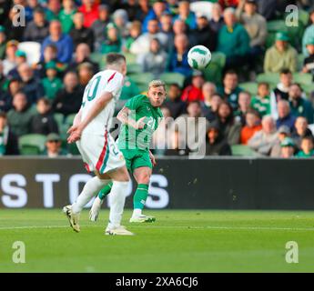 Aviva Stadium, Dublin, Irlande. 4 juin 2024. International Football Friendly, la République d'Irlande contre la Hongrie ; Sammie Szmodics d'Irlande croise le ballon crédit : action plus Sports/Alamy Live News Banque D'Images